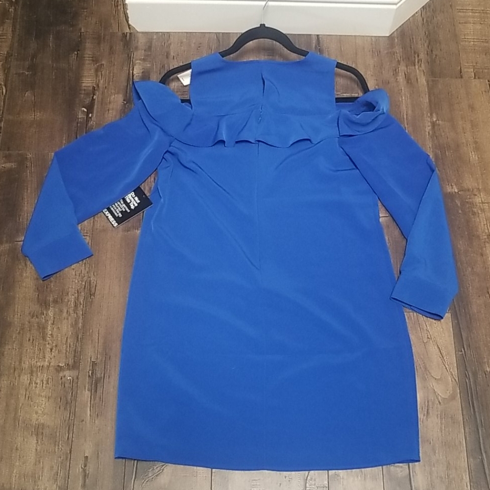 Dress - Picture 6 of 7